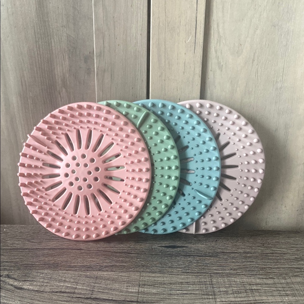 Set of Four Silicone Strainers in Pastel Colors NWOT
